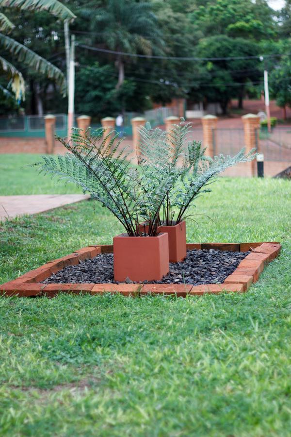 Cabanas Paseo Del Yacaratia Puerto Iguazu Bagian luar foto